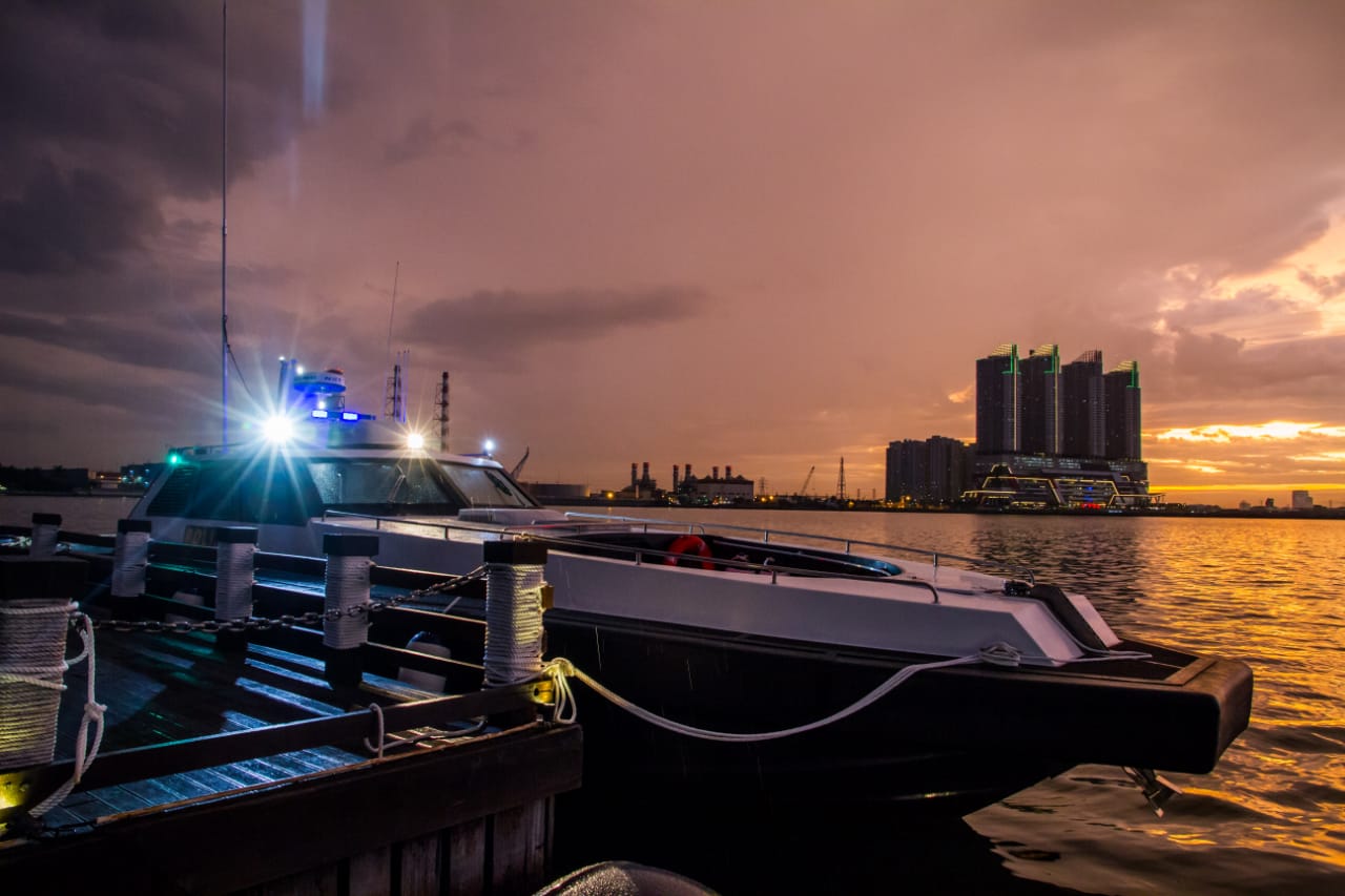 Indonesian Police Boats use Hella marine lighting